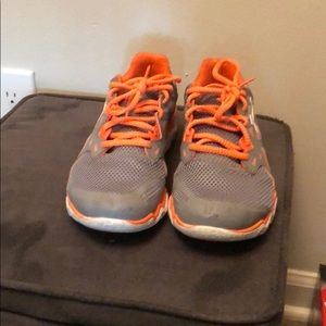 Under Armour Women’s Shoes Size 10